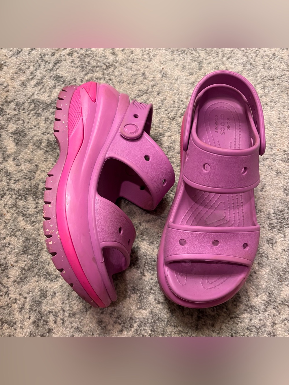 Crocs Mega Crush Sandals Womens 8 Pink Platform Lug Sole Two-Strap Sandals